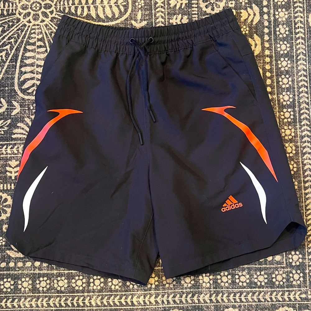 COLORBLOCK WOVEN SHORTS